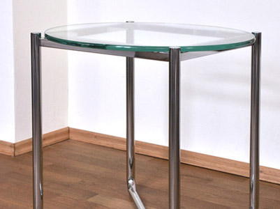 Nerezový stůl se skleněnou deskou